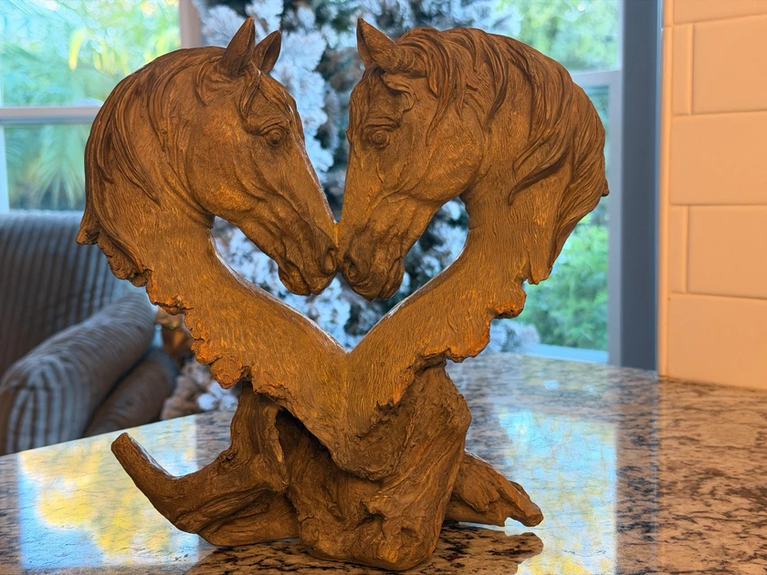 loving horse figurine. thumbnail 6