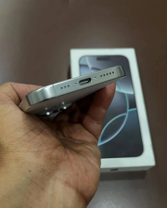 iphone 14 256gb - $2,000 thumbnail 2