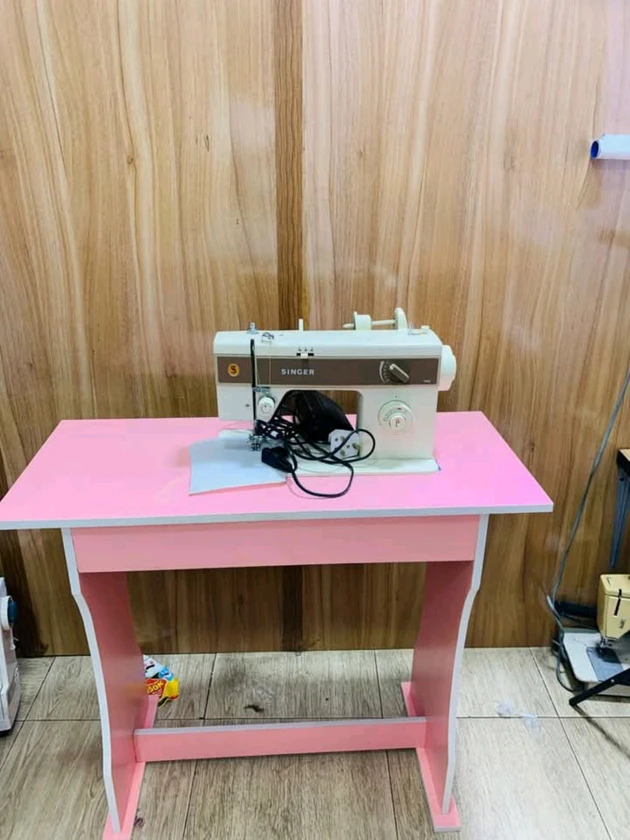 sewing 🧵 🪡 machine - $170 thumbnail 3