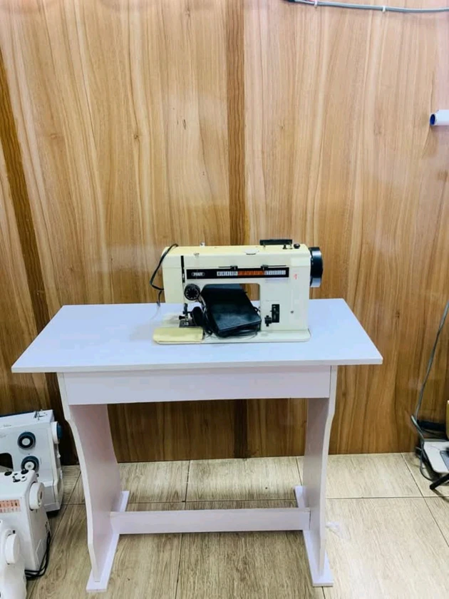 sewing 🧵 🪡 machine - $170 thumbnail 4