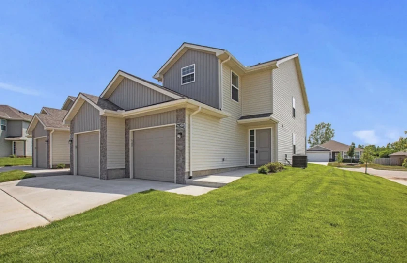 $1,450 / 1004sqft 3 bedroom and 3 bath thumbnail 3