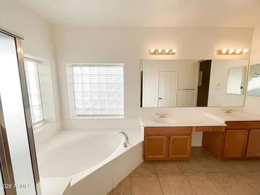 Washer and dryer thumbnail 1