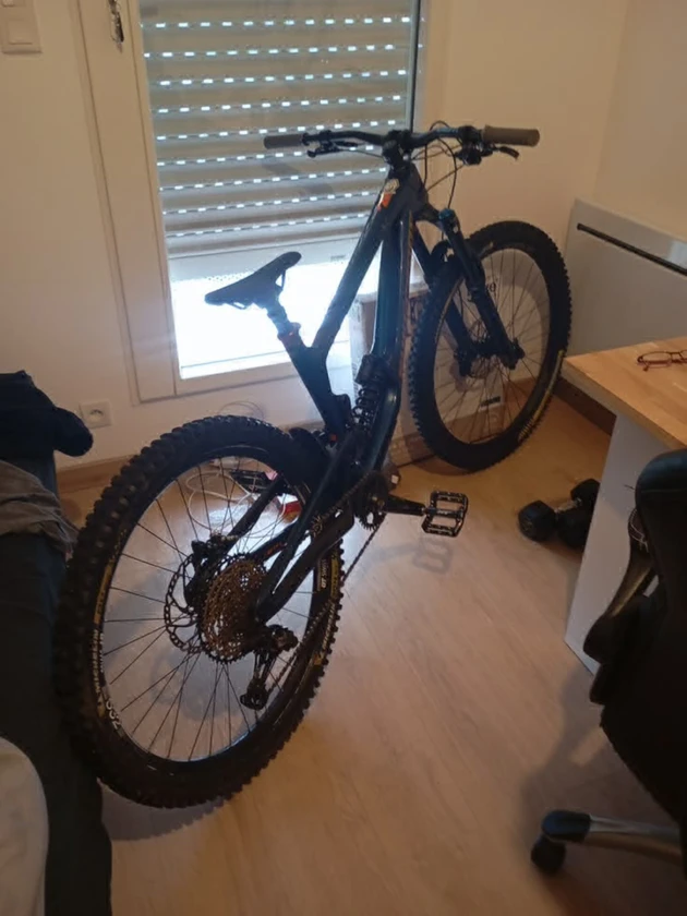 my friend son just get a new one on is birthday that's why she want to sell this thumbnail 2