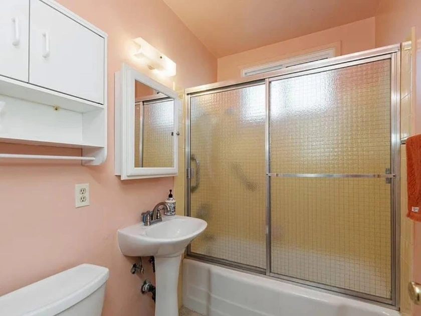 $400 / 10sqft 3 bedroom room available for rent thumbnail 6