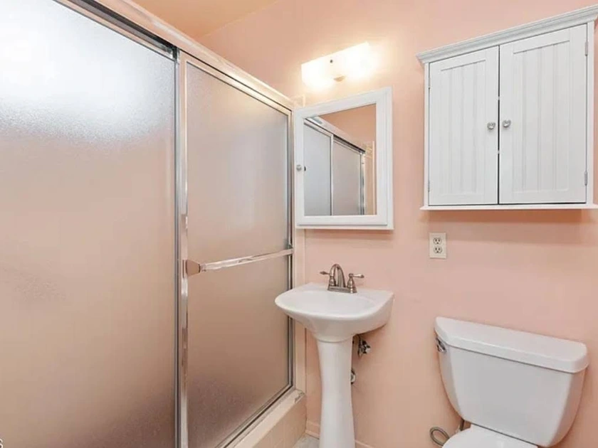 $400 / 10sqft 3 bedroom room available for rent thumbnail 8