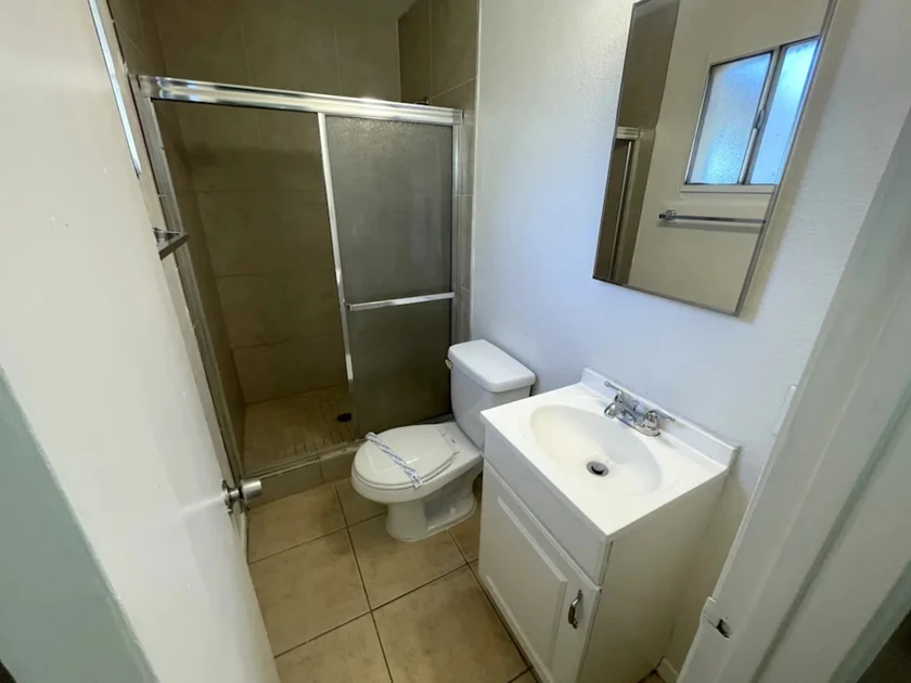 $1,350 / 3br - 1400sqft - splendid home available thumbnail 6