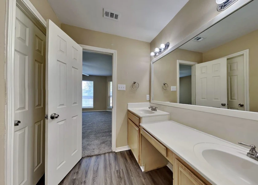 Washer and dryer thumbnail 1