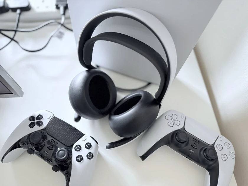 playstation 5 pro - $350 thumbnail 2