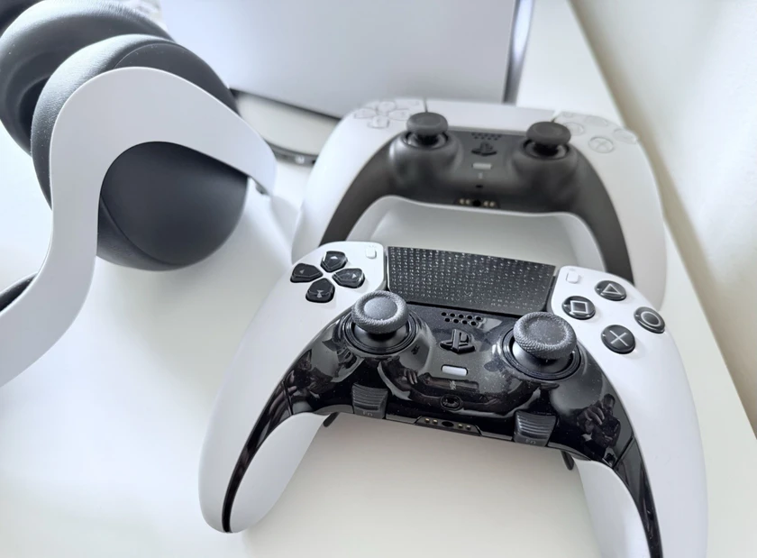 playstation 5 pro - $350 thumbnail 3