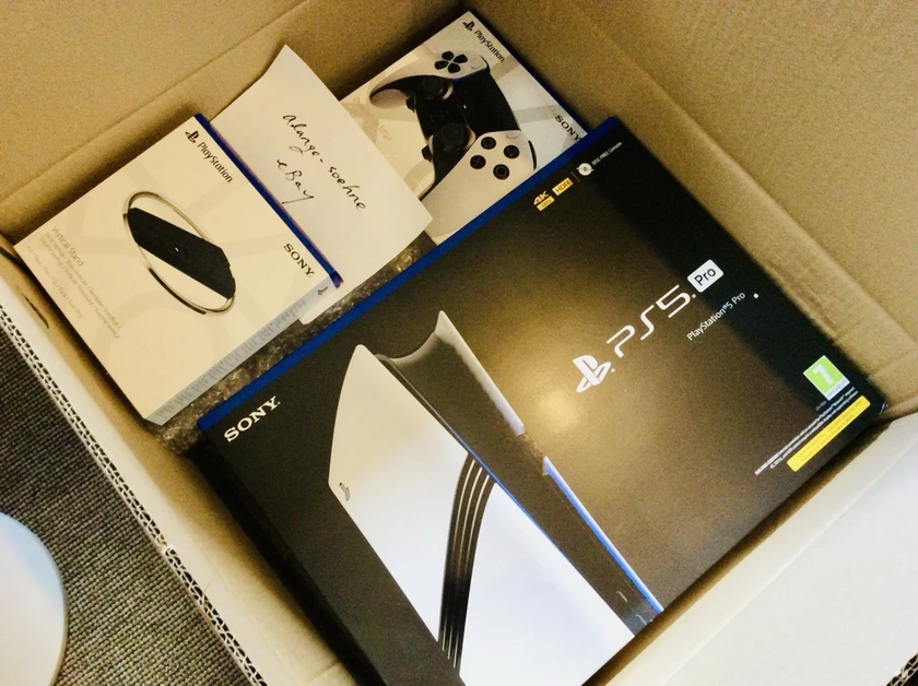 playstation 5 pro - $350 thumbnail 4