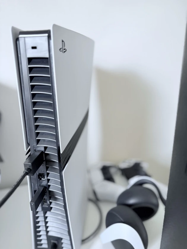 playstation 5 pro - $350 thumbnail 7