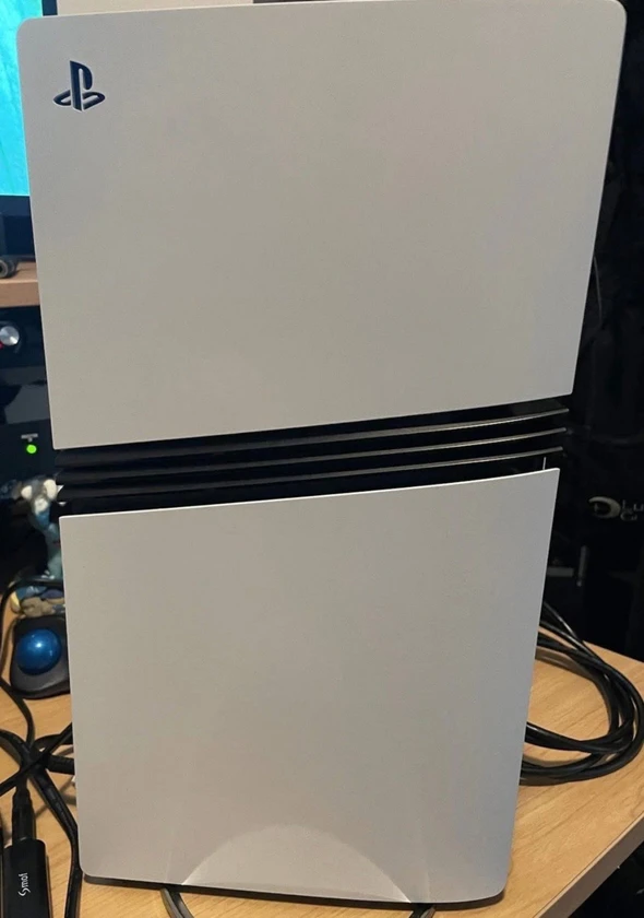 ps5 pro . thumbnail 5
