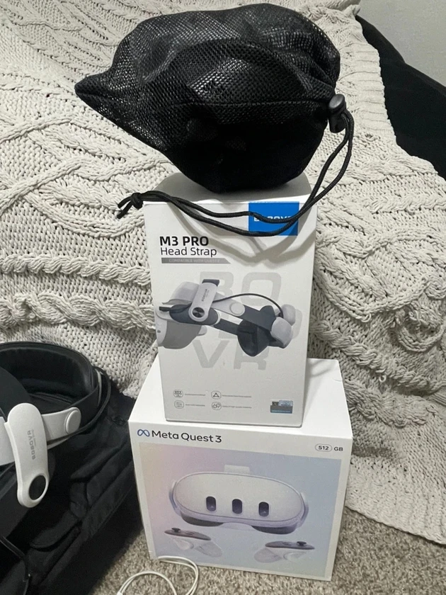 meta quest 3 512gb + accessories bundle - $150 thumbnail 2