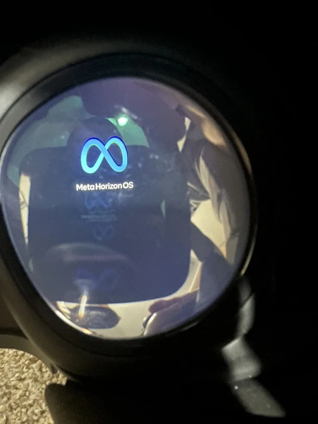 meta quest 3 512gb + accessories bundle - $150 thumbnail 6