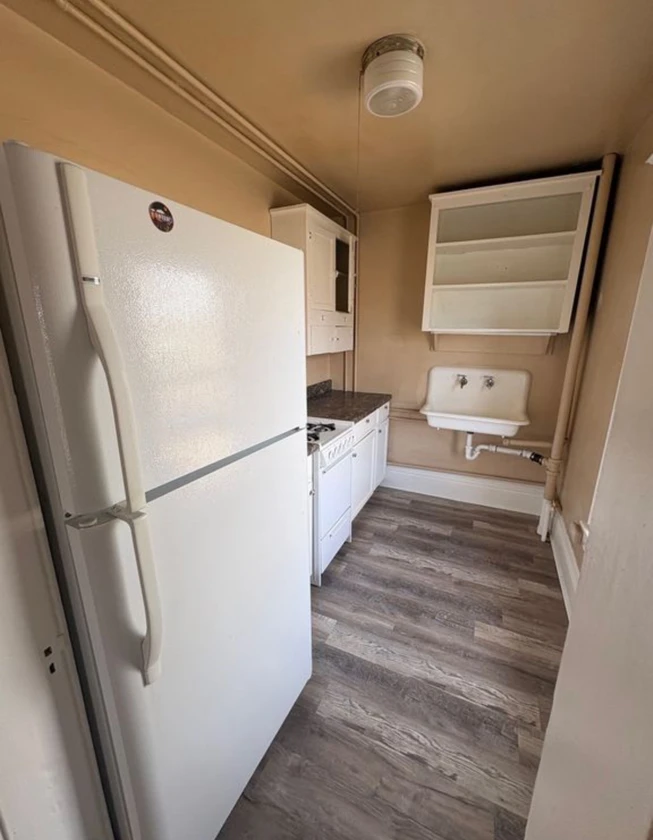 $800 / 1br - 700sqft - a studio apartment for rent thumbnail 4