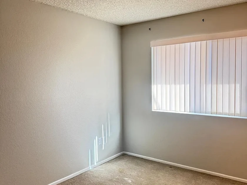 $950 / 1168sqft 3beds 2 baths thumbnail 8