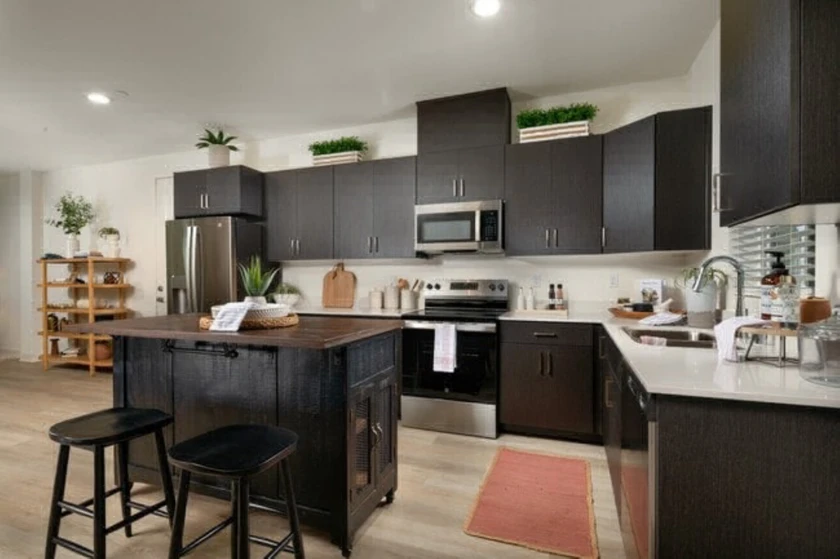 3br - 1800sqft - house for rent in los angeles country ca. vello crossings thumbnail 3