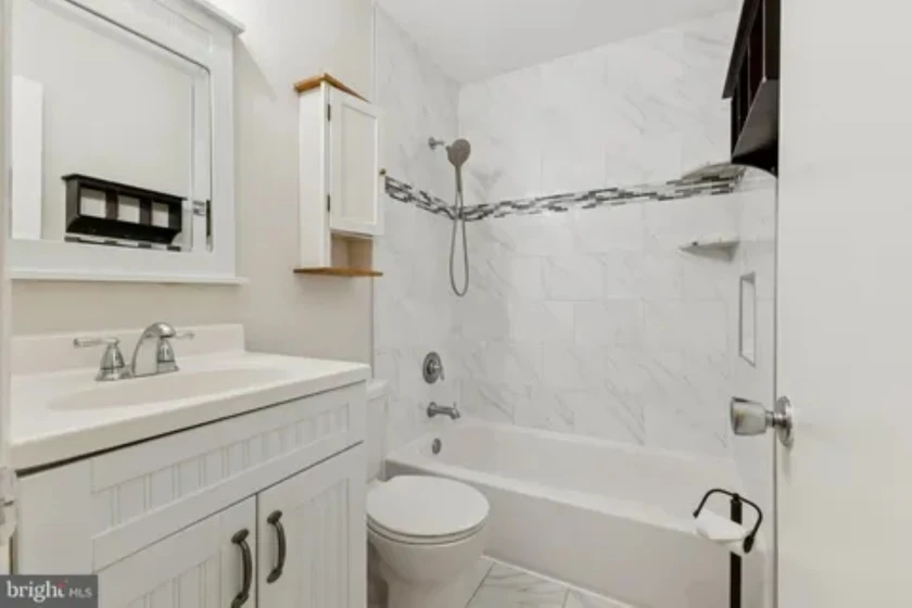 $1,400 / 2br - 998sqft - a charming condo thumbnail 7