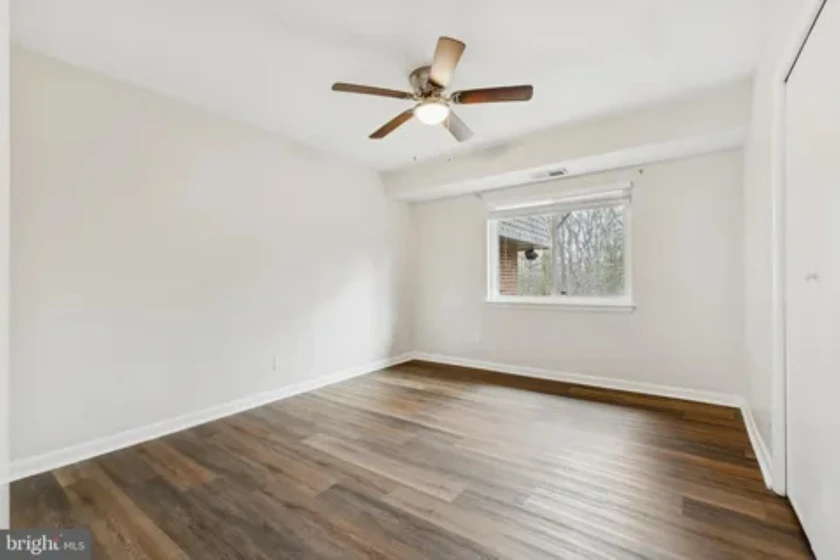 $1,400 / 2br - 998sqft - a charming condo thumbnail 10