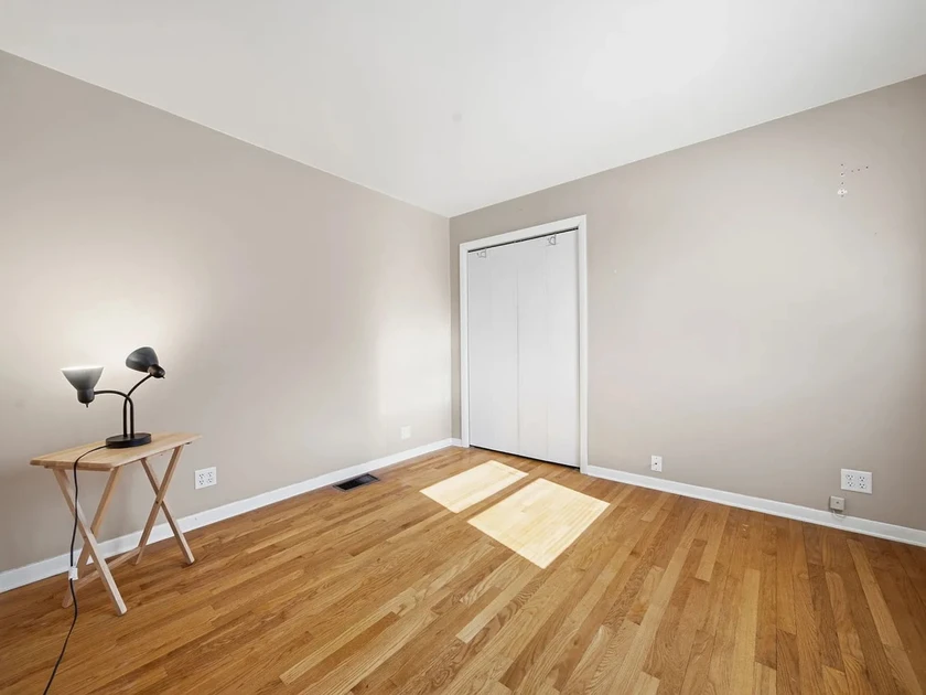 $1,700 / 3br - 1028sqft - 11326 s troy st, chicago, il 60655 thumbnail 6