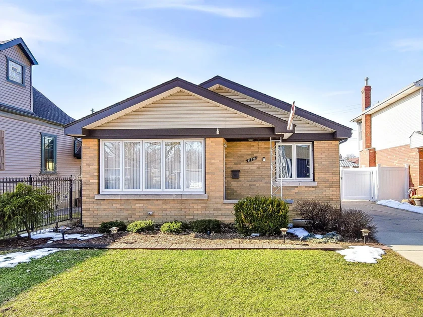 Washer and dryer thumbnail 1