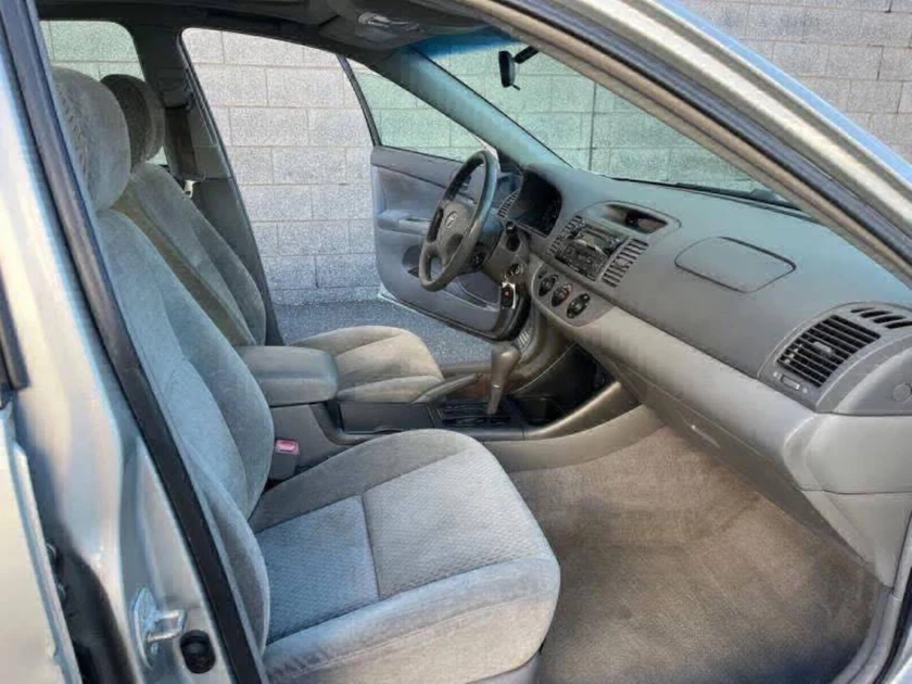selling 2004 toyota camry le - $2,000 thumbnail 2