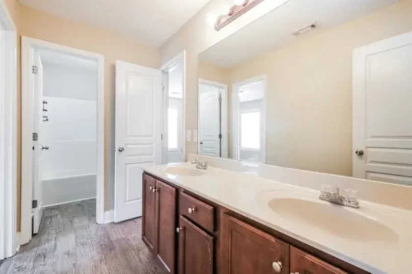 $1,265 / 4br - 3036sqft - spacious 4beds & 2baths house for rent thumbnail 9