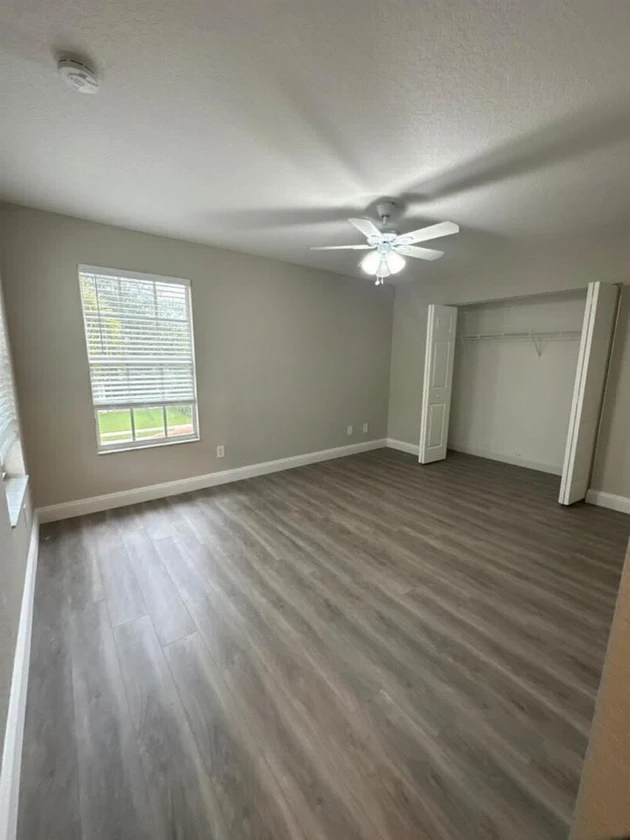 $900 / 12sqft one room and palor with kitchen and bathroom is available now thumbnail 4