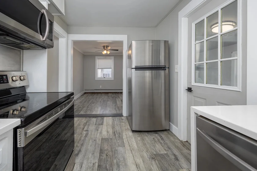 $900 for rent thumbnail 4