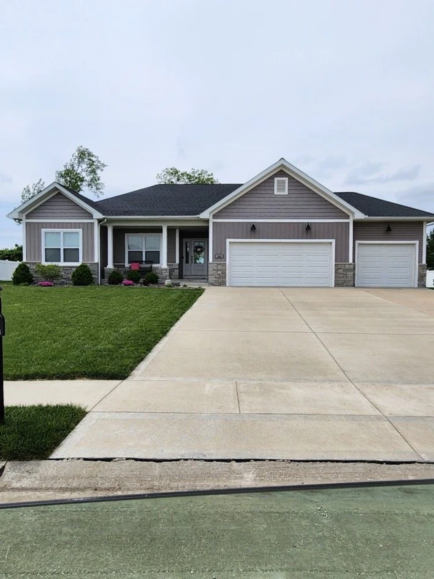 Washer and dryer thumbnail 1