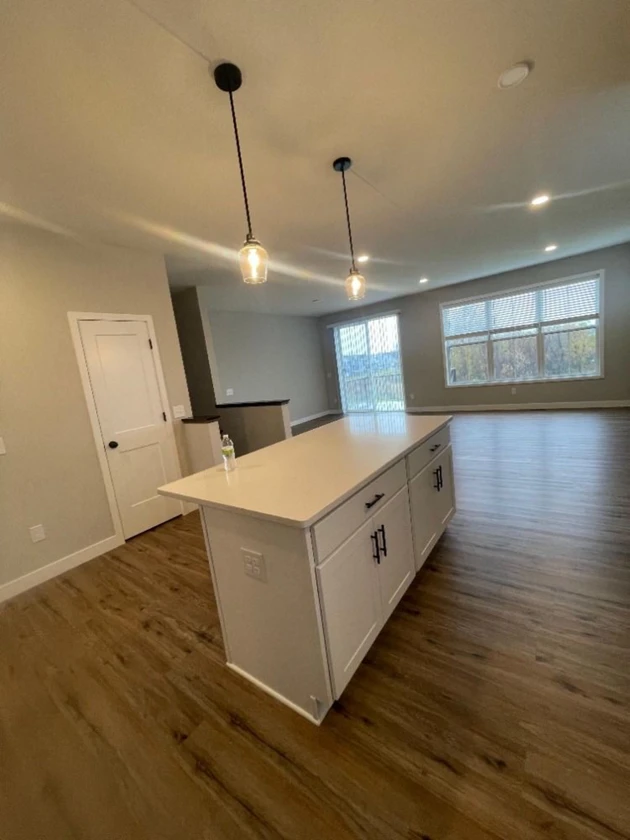 $1,235 spacious 3 br / 1 ba apartment in mid-wilshire selling at $3200 thumbnail 4