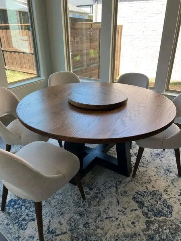46" dining table and 4 chairs - $250 thumbnail 2