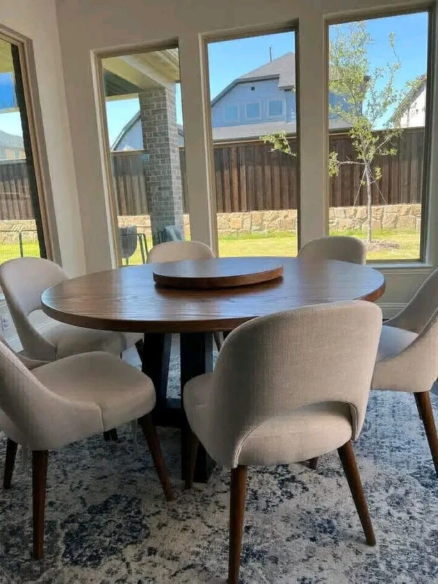 46" dining table and 4 chairs - $250 thumbnail 3