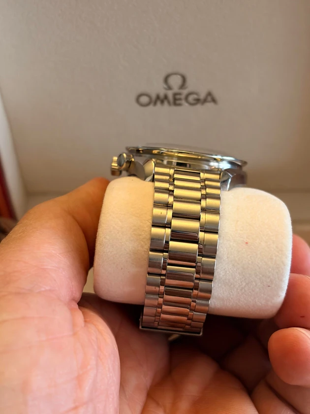 ômega speedmaster reduced 3510.50 complete set. - $2,200 thumbnail 8