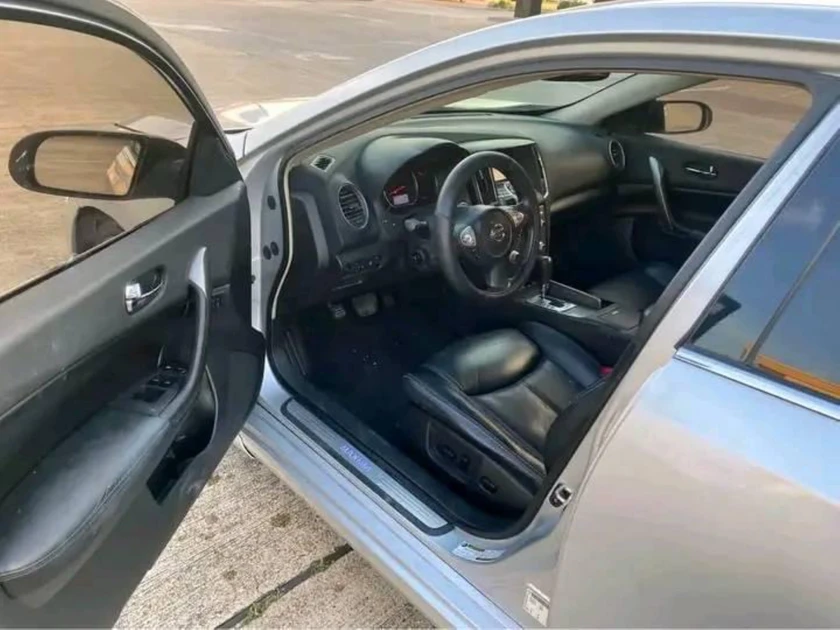 2013 nissan maxima thumbnail 3