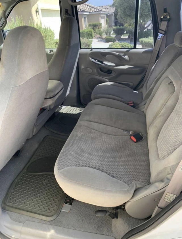 1998 ford expedition sport utility xlt 9 < passenger 4 wheel drive - $5,800 thumbnail 2