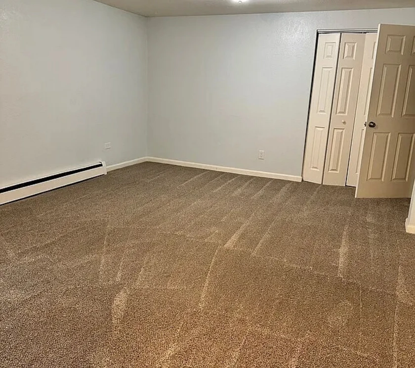 $900 / 1br - 900sqft - spacious clean super quite downstairs apartment in a dupl thumbnail 3