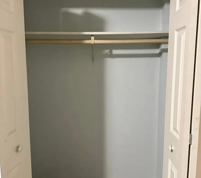 $900 / 1br - 900sqft - spacious clean super quite downstairs apartment in a dupl thumbnail 6