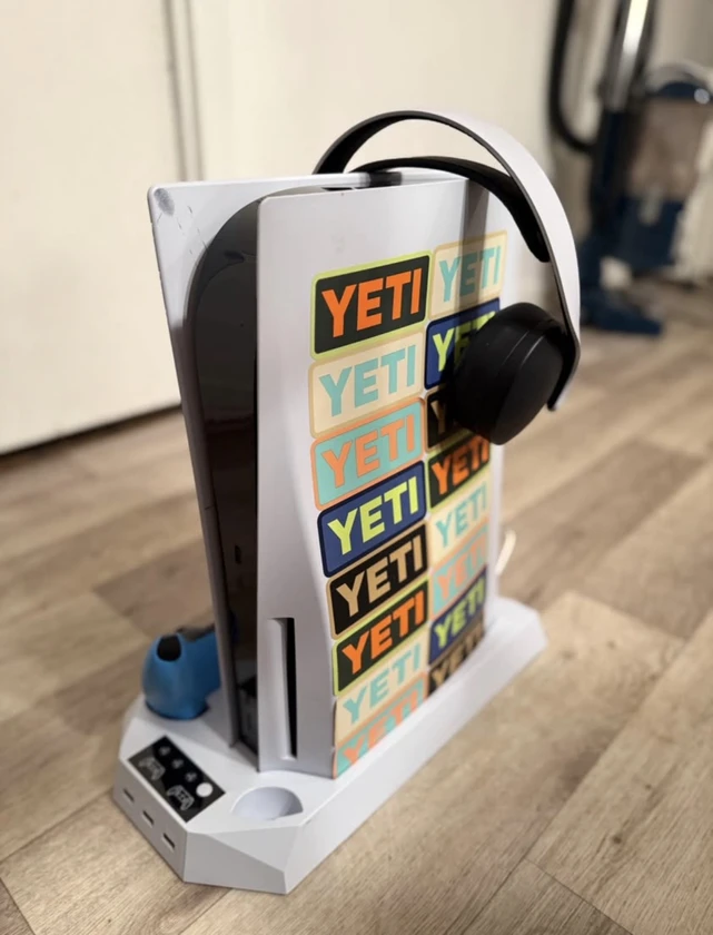 $400 obo2 controllers, headset, cooling/charging stationeverything works ! thumbnail 4