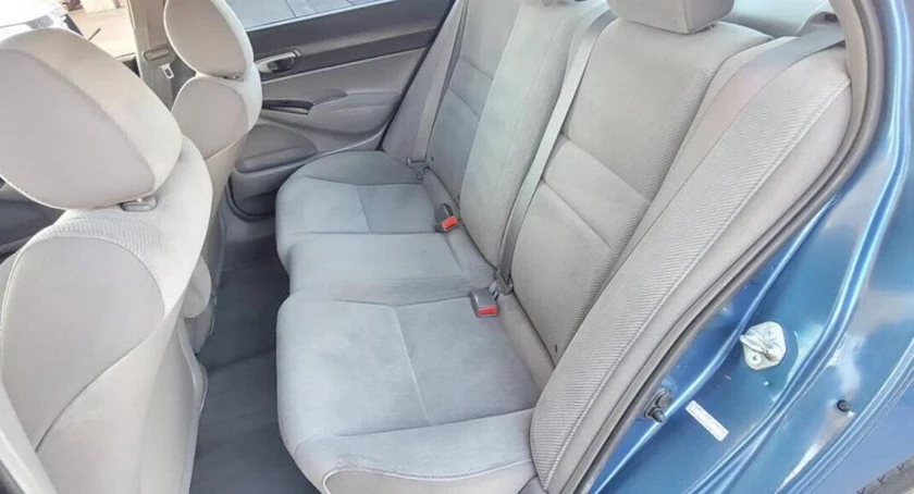 2010 honda civic lx sedan - $900 thumbnail 3