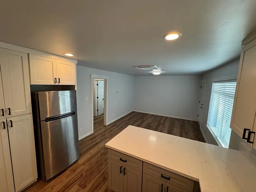 $1,500 / 70br - 850sqft - looking for tenant thumbnail 2