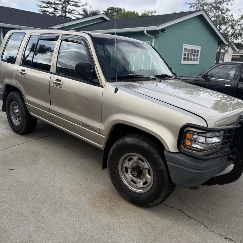 1992 isuzu trooper - $2,500 thumbnail 2