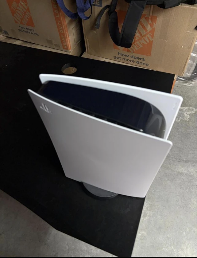 playstation 5 standard edition clean & fully working - $300 thumbnail 3