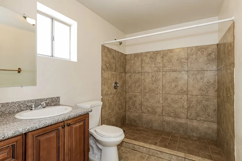 $1,000 / 1761sqft 3 bedrooms and 2 benches available for rent in phoenix, az, 8 thumbnail 9