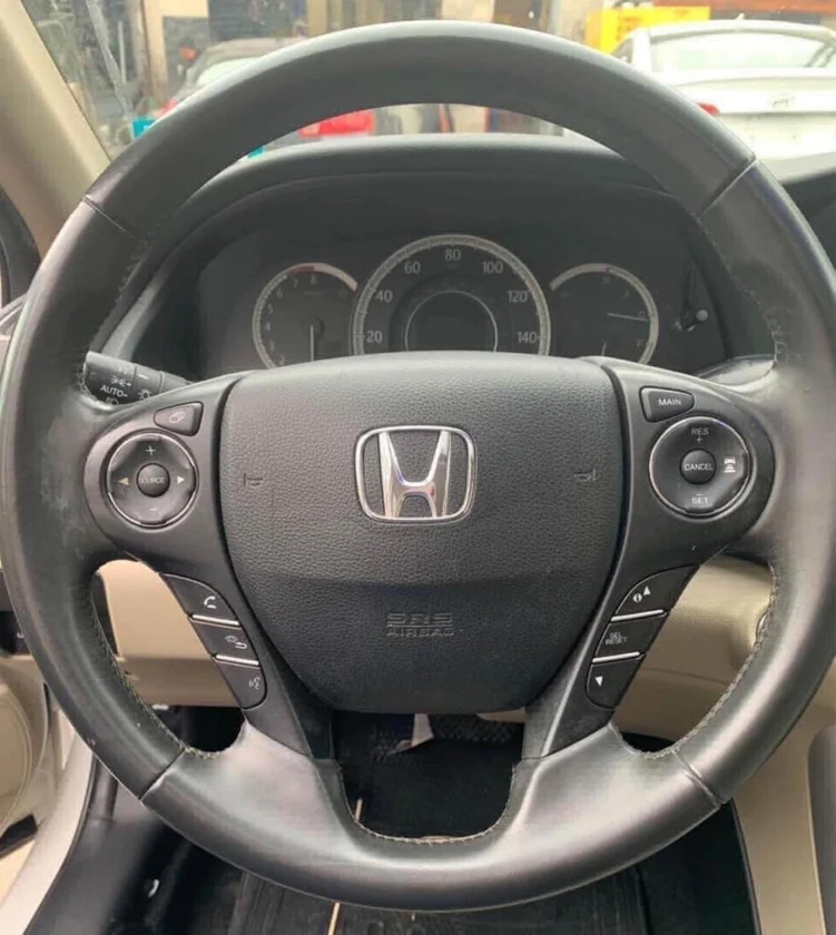 2012 honda accord , low miles , clean title for sale . thumbnail 2