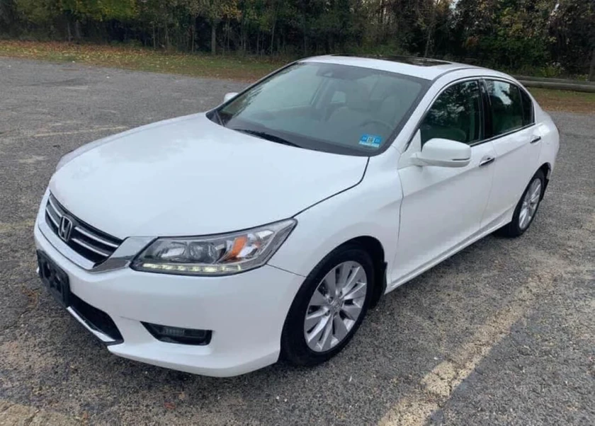 2012 honda accord , low miles , clean title for sale . thumbnail 6