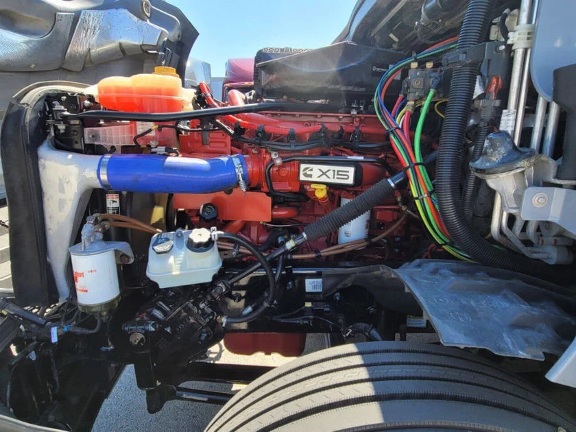 2023-2024 freightliner cascadia 126 thumbnail 6