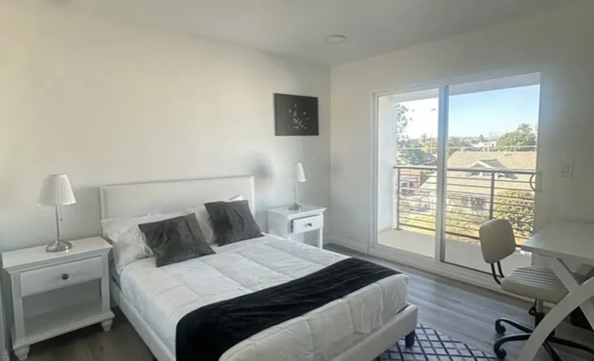 $800 / 1br - 900sqft - room for rent in modern new construction building only $8 thumbnail 3