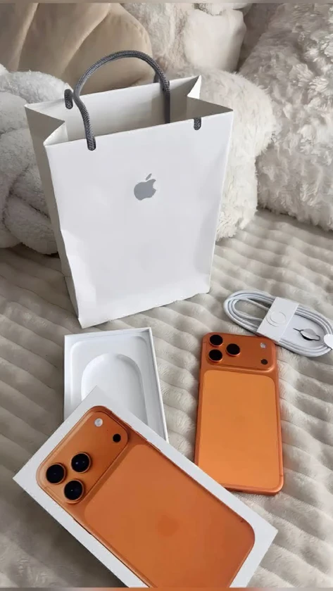 stunning iphone 17 pro max – like new (100% battery health!) - $500 thumbnail 2