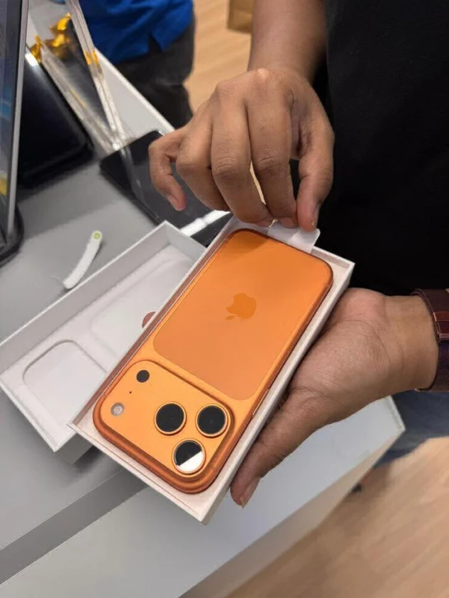 stunning iphone 17 pro max – like new (100% battery health!) - $500 thumbnail 6